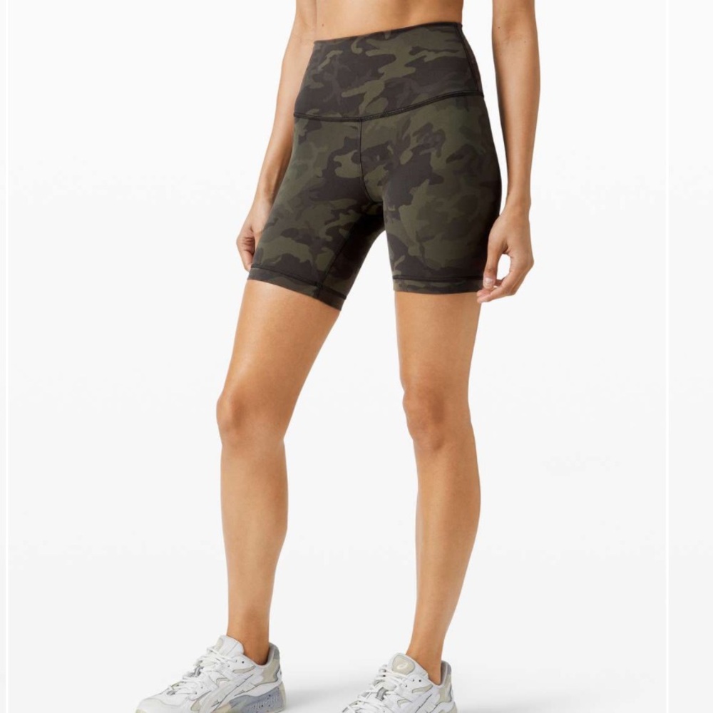 Lululemon Wunder Train High-Rise Short 6"
Incognito Camo Multi Gator Green